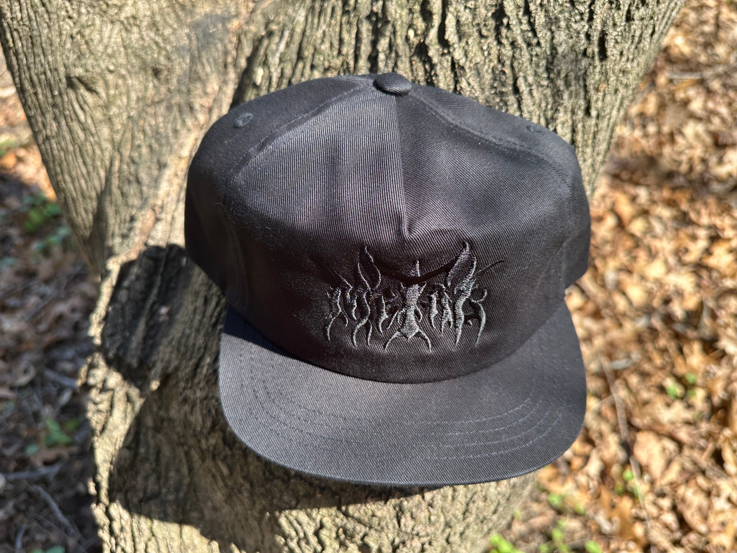 METAL LOGO SHORT BRIM MURDER HAT